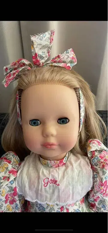 Gotz 꽃무늬 드레스 인형