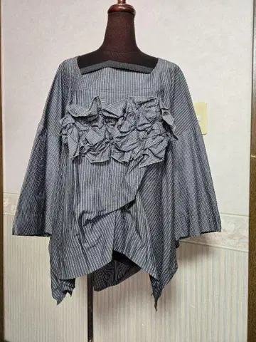 센소유니코 모티브 스트라이프 티셔츠