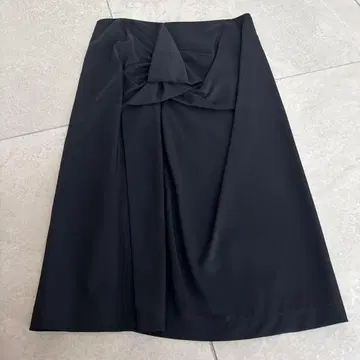 미사용품 CARVEN 블랙 무릎 기장 스커트 38
