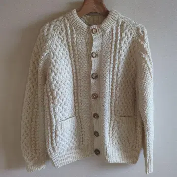 INVERALLAN 인버아란 아이보리 케이블 니트 가디건