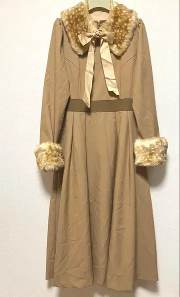 메종 드 플뢰르 푸치 로브 카논 지켜지고 싶은 원피스