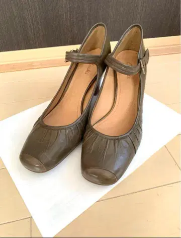 Clarks 힐 펌프스 클락스 빅 사이즈
