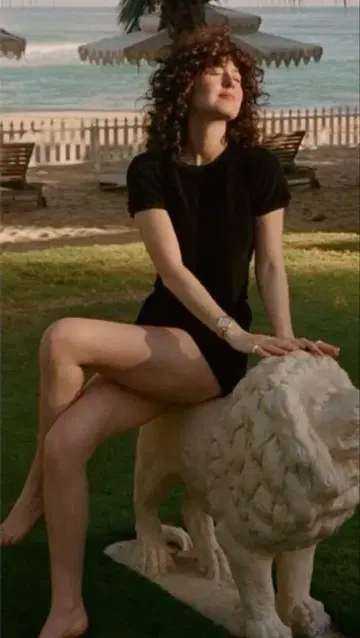 수지 콘지 블랙 반팔 미니 원피스