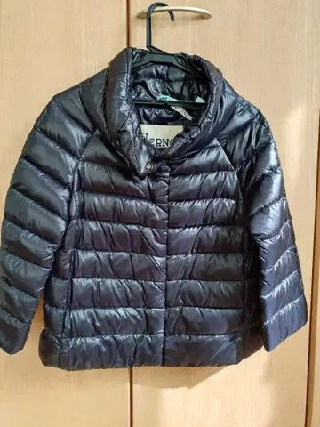 헬레노 블랙 컬러 다운 자켓 38