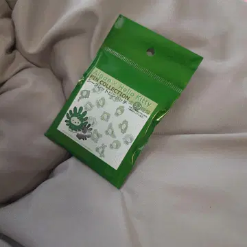 [ 미개봉 새상품 ] 일본관 헬로키티 핀 배지 만박 키티 볼 박스