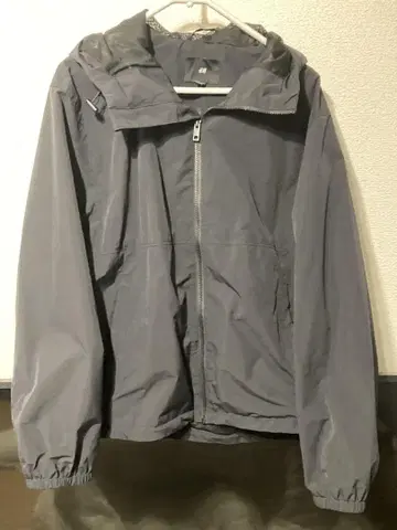 H&M 마운틴 후드티 EUR M [블랙]