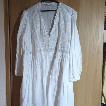 ZARA 화이트 자수 코튼 긴팔 블라우스