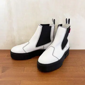 컨디션 최상 푸마 메이즈 첼시 24.0cm 화이트 x 블랙 554