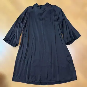 UNIQLO 블랙 긴팔 원피스