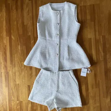 GRL 화이트 슬리브리스 셋업 F