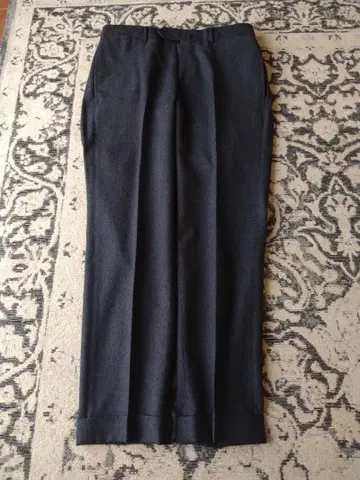 투모로우랜드 미디엄 그레이 드레스 팬츠 드라고사