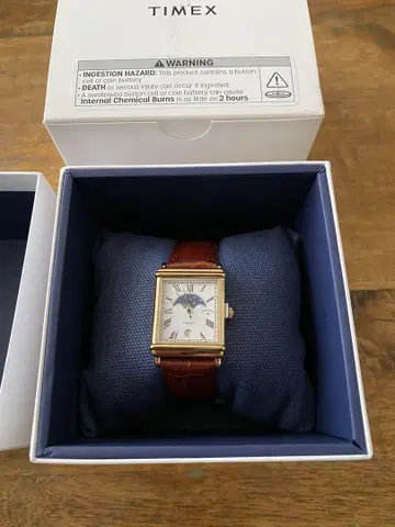 Noah x Timex 문 페이즈 워치 브라운