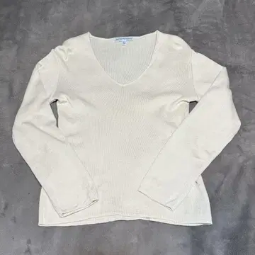 엠포리오 아르마니 긴팔 니트 V넥 베이지 40사이즈