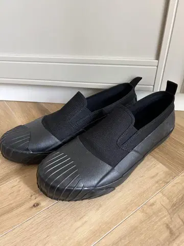 문스타 슬립온 블랙 26cm
