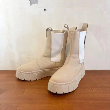 컨디션 최상 푸마 메이즈 스택 첼시 23.0cm 베566 682