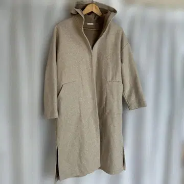 GU 베이지 후드 부착 롱 코트 M