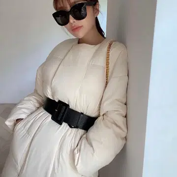 에이미 이스트 월 스퀘어 버클 컬러 벨트 블랙