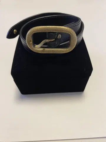 SUGARHILL OVAL BUCKLE BANGLE GOLD