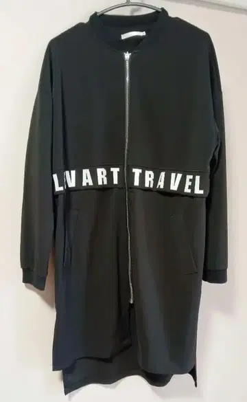 블랙 집업 아우터 LEVART TRAVEL