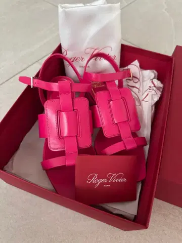 미사용품 Roger Vivier 핑크 샌들