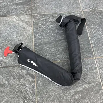 PULL 구명 조끼 블랙