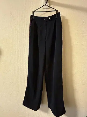 Lily Brown 네이비 저지