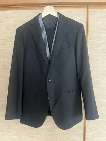 블랙 포멀 수트 (자켓+베스트 2점)