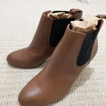 [ 미사용 ] 클락스 카리타퀸 사이드 고어 부티 22.5cm