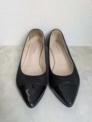 [ 새상품급 ] 버클레이 스틸레토 플랫 펌프스 블랙 22.5cm