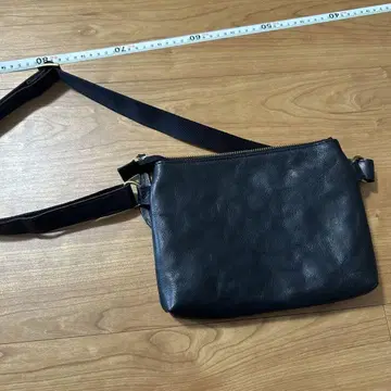 JAPAN MADE 야 천연 가죽 바디백 블랙