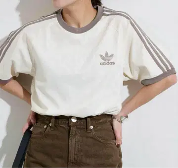 신상 즉시 완판 베이지 저널 스탠다드 리룸 아디다스 라인 T셔츠