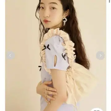 미사용 새상품 LILY BROWN Lingerie 새틴 개더 버킷 백