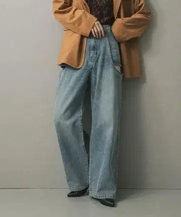 새상품급 SENSE OF PLACE 사이드 컷 아웃 데님 M 사이즈