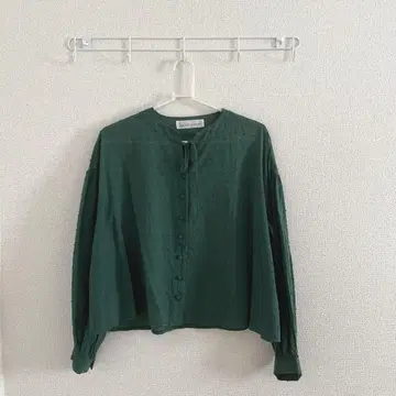 다크 그린 긴팔 셔츠