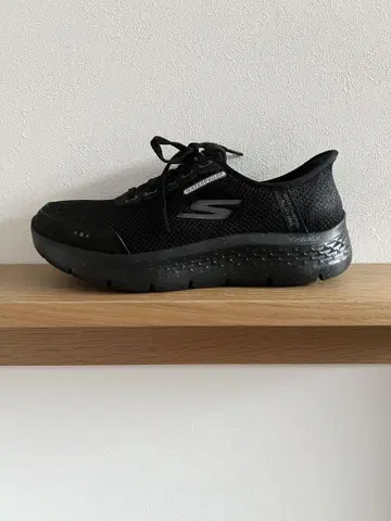 Skechers 블랙 스니커즈 23.5cm 새상품급 중고