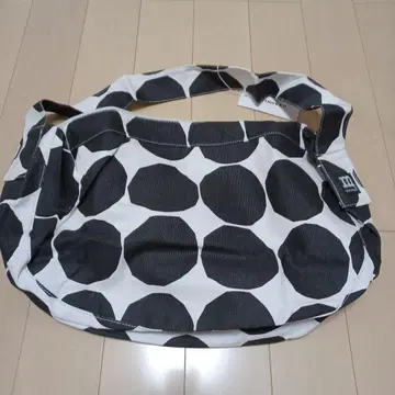 marimekko 도트 숄더백