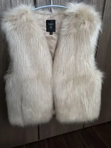 GUESS 인조 모피 베스트 F 사이즈 베이지