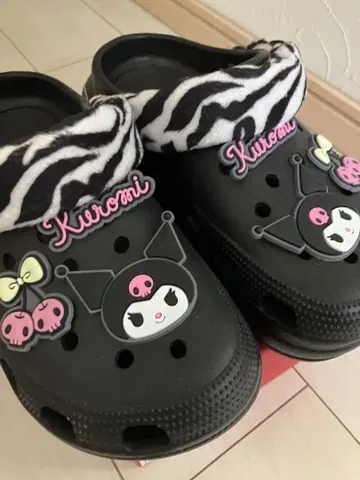 Kuromi 클로그 샌들 LL 사이즈 24.5cm 제브라 패턴 퍼 포함
