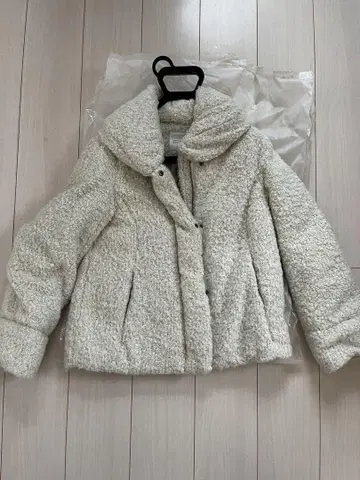 BACK NUMBER Medium 화이트 다운 자켓