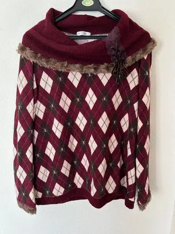 엑시즈팜 아가일 무늬 니트