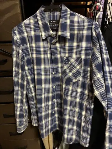 A.P.C. 네이비 체크 무늬 셔츠 M