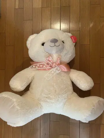 빅 크림색 봉제 인형