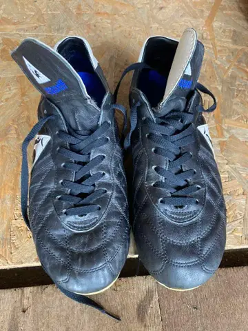 르꼬끄 스포르티브 축구화 블랙 몇 번 사용했습니다