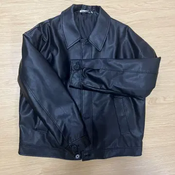 ZARA 페이크 가죽 자켓 블랙