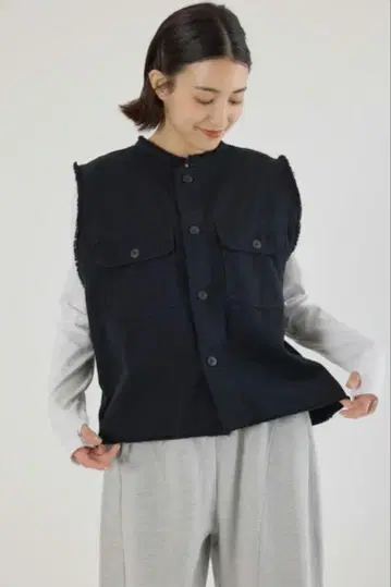 새상품 로데오 크라운 블랙 베스트