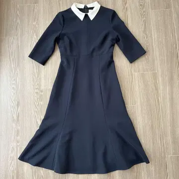 [ 미사용 새상품 ] CELEB 네이비 플레어 원피스 34