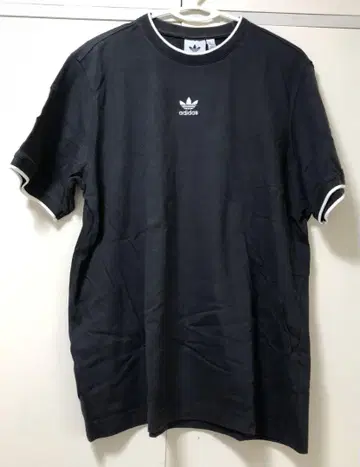 adidas 블랙 T셔츠 L 사이즈