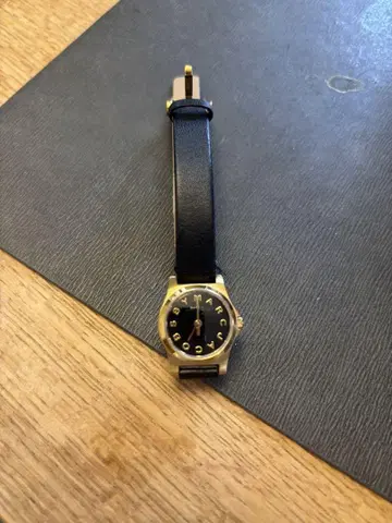 마크제이콥스 가죽 밴드 시계