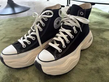 CONVERSE 블랙 하이컷 스니커즈