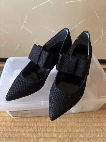 스트로베리 필드 리본 포함 블랙 펌프스 22.5